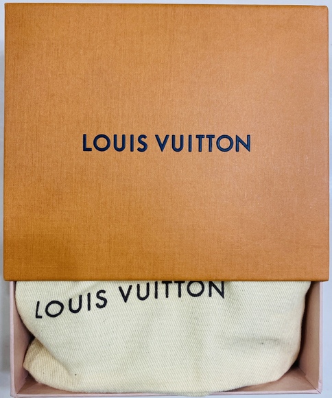 Louis Vuitton Reversible Monogram Belt 90CM - Picture 11 of 11